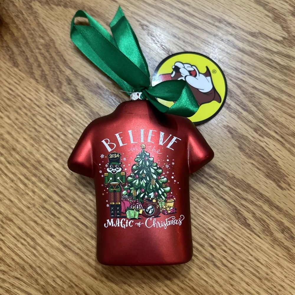 New Bucees 2024 Christmas Red T-Shirt Ornament Buc-ees